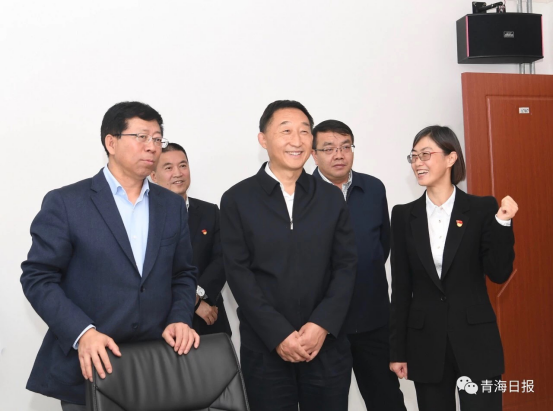 省委副書記、代省長(zhǎng)劉寧在副省長(zhǎng)王黎明等領(lǐng)導(dǎo)的陪同下視察物產(chǎn)集團(tuán)
